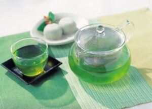 きれい好きの人と、美しくハーブティーを飲みましょう。